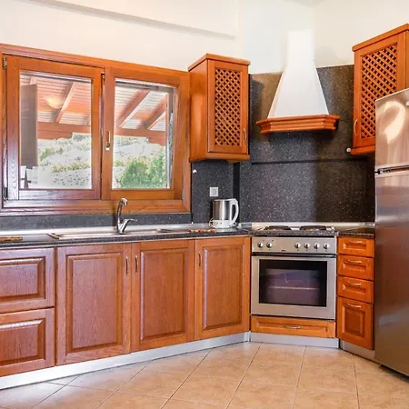 Mpalmpanas アパート